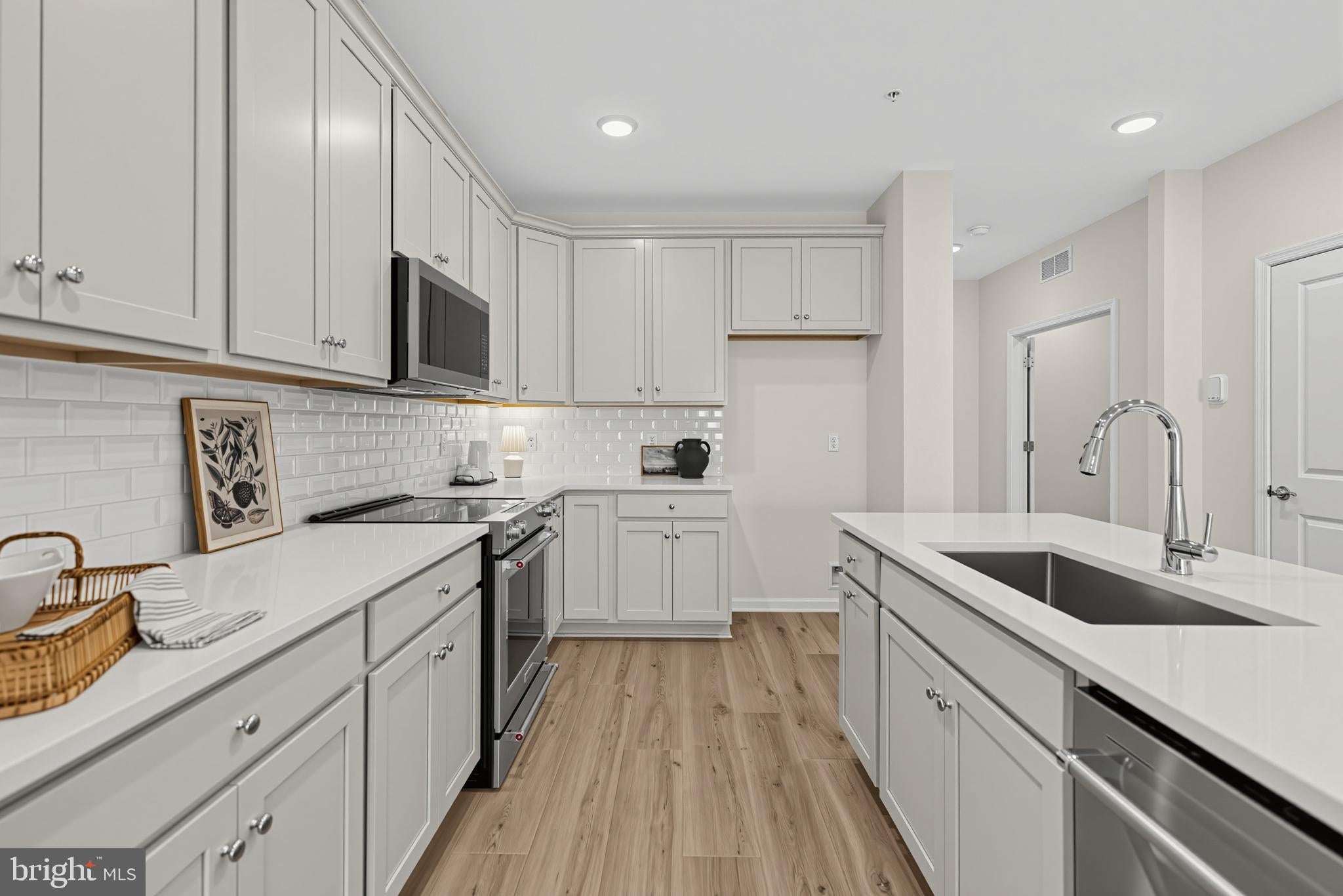 431 WASHINGTON STREET 2212 FIRESTONE