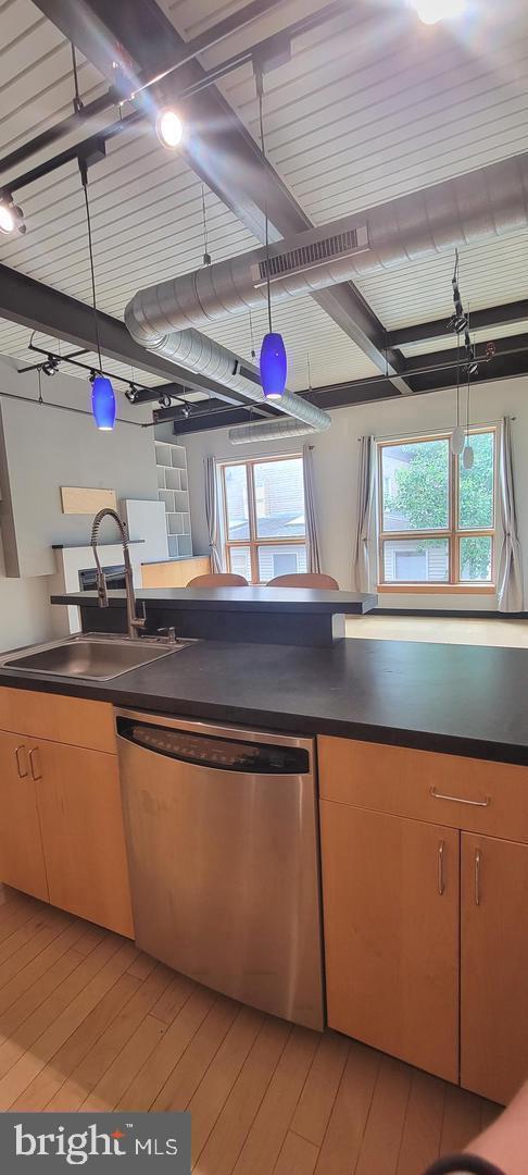 INDUSTRY - Residential Lease