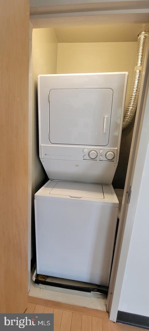 INDUSTRY - Residential Lease