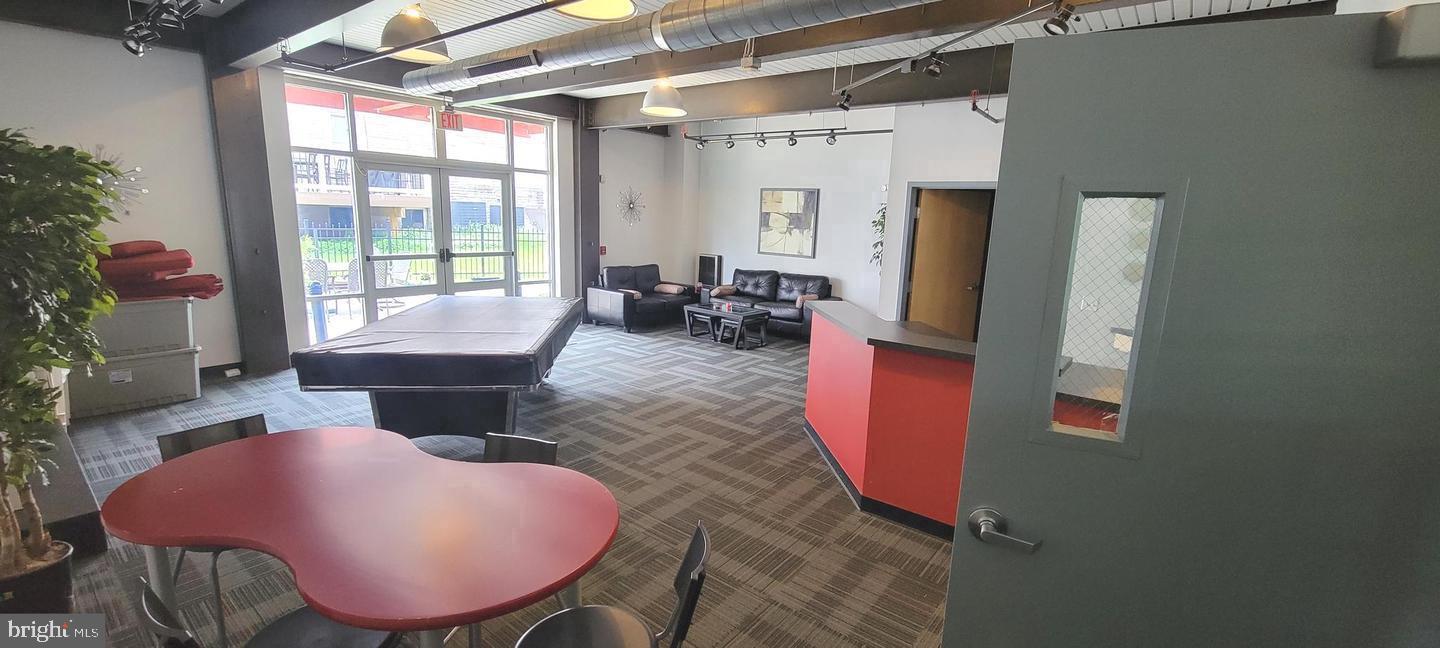 INDUSTRY - Residential Lease