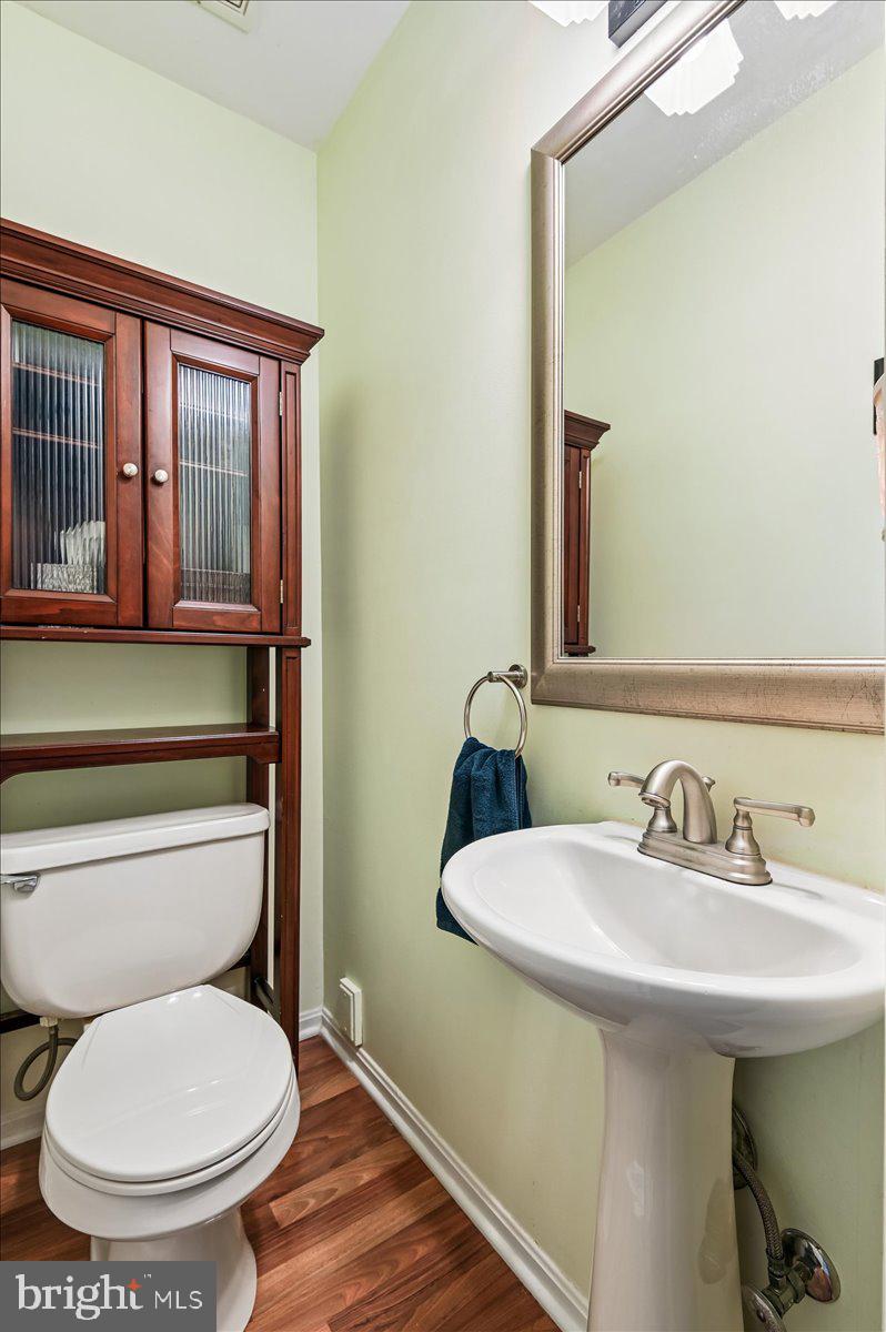 WOODLAND BEACH - Residential