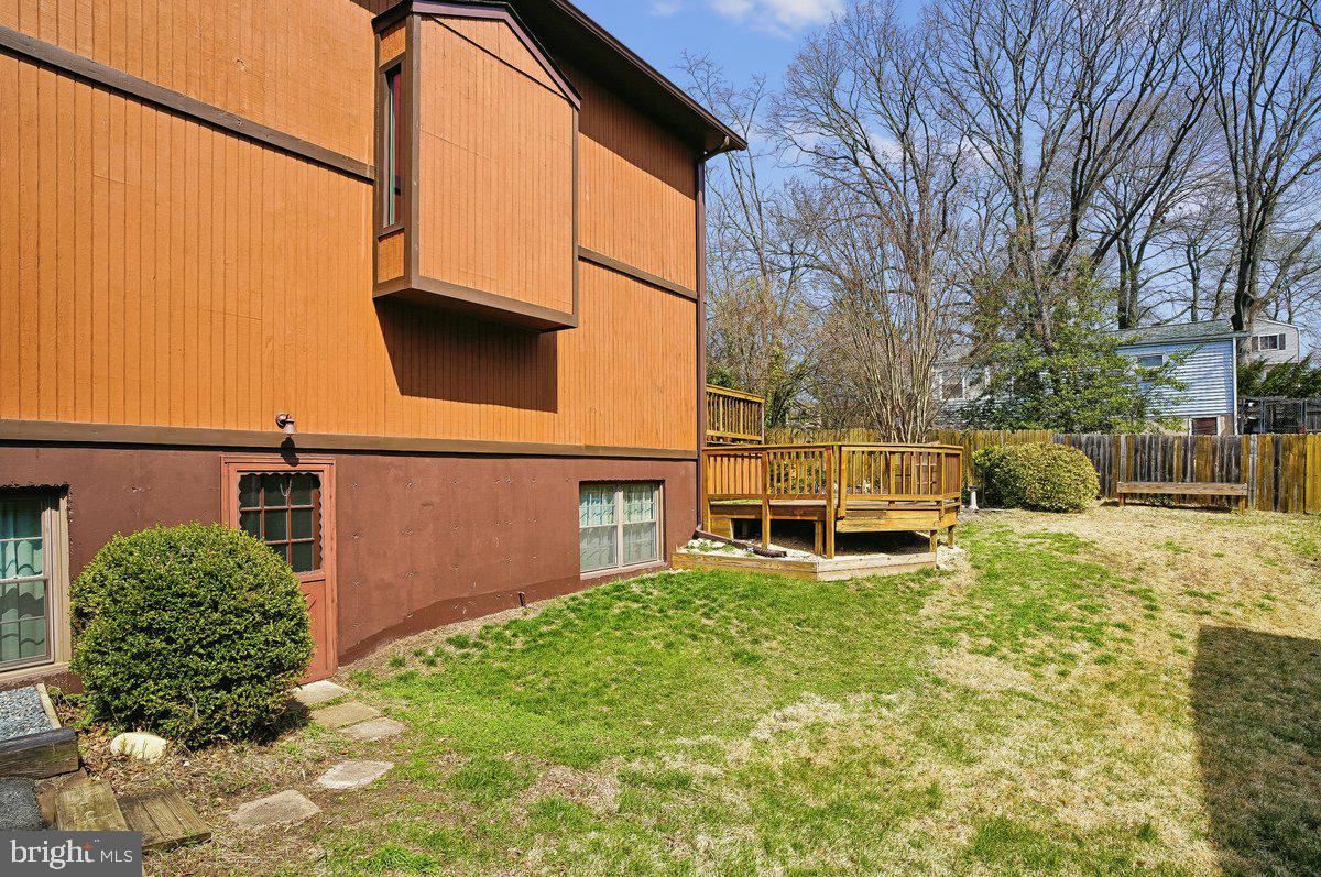 WOODLAND BEACH - Residential