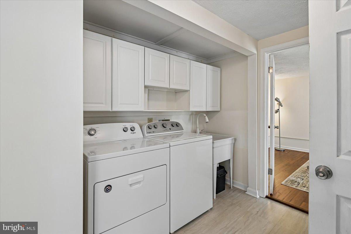 WOODLAND BEACH - Residential