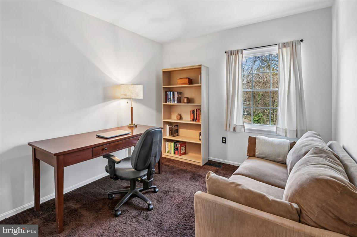 WOODLAND BEACH - Residential