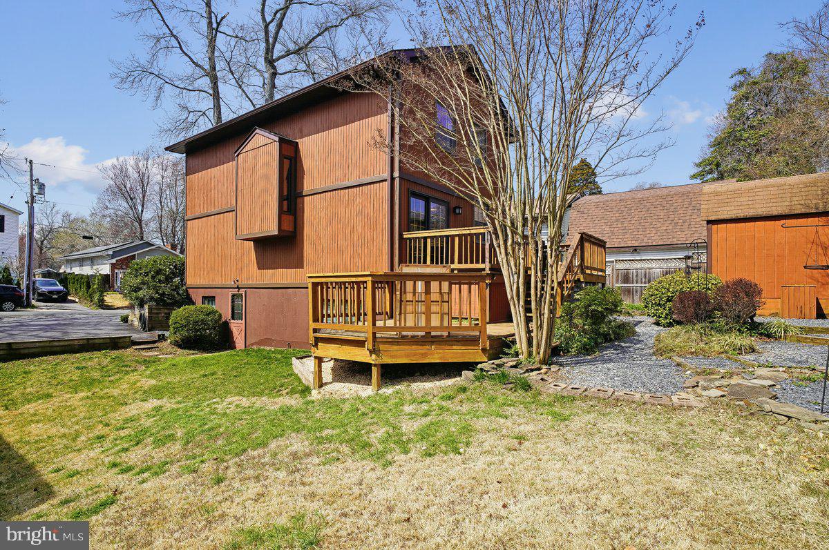 WOODLAND BEACH - Residential