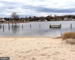 WOODLAND BEACH - Residential