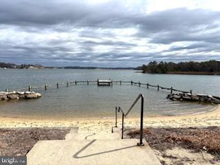 WOODLAND BEACH - Residential