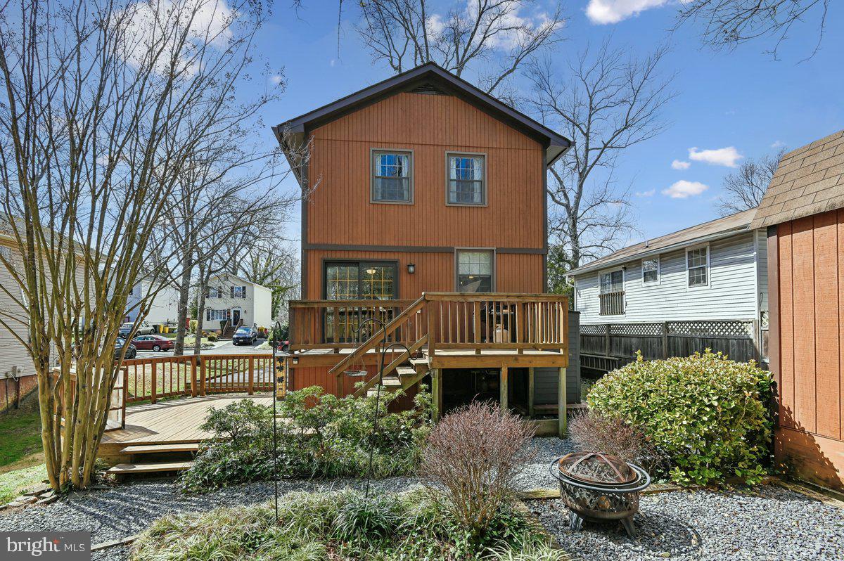 WOODLAND BEACH - Residential