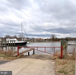 WOODLAND BEACH - Residential