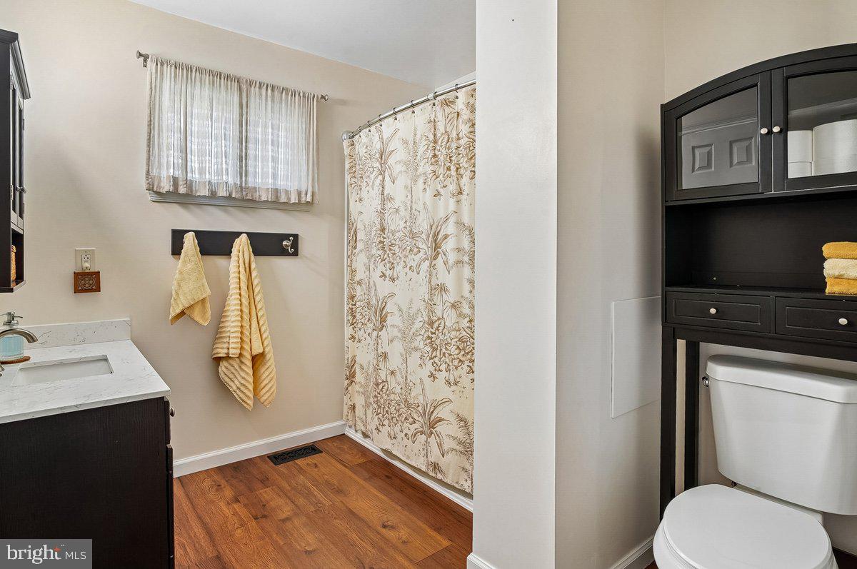 WOODLAND BEACH - Residential