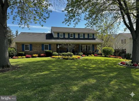 406 WETHERBURN DRIVE LANCASTER PA 17601