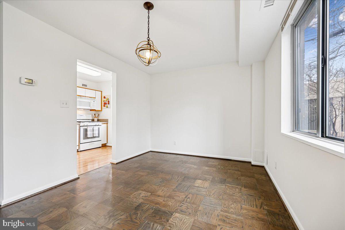 WHITEHALL - Residential