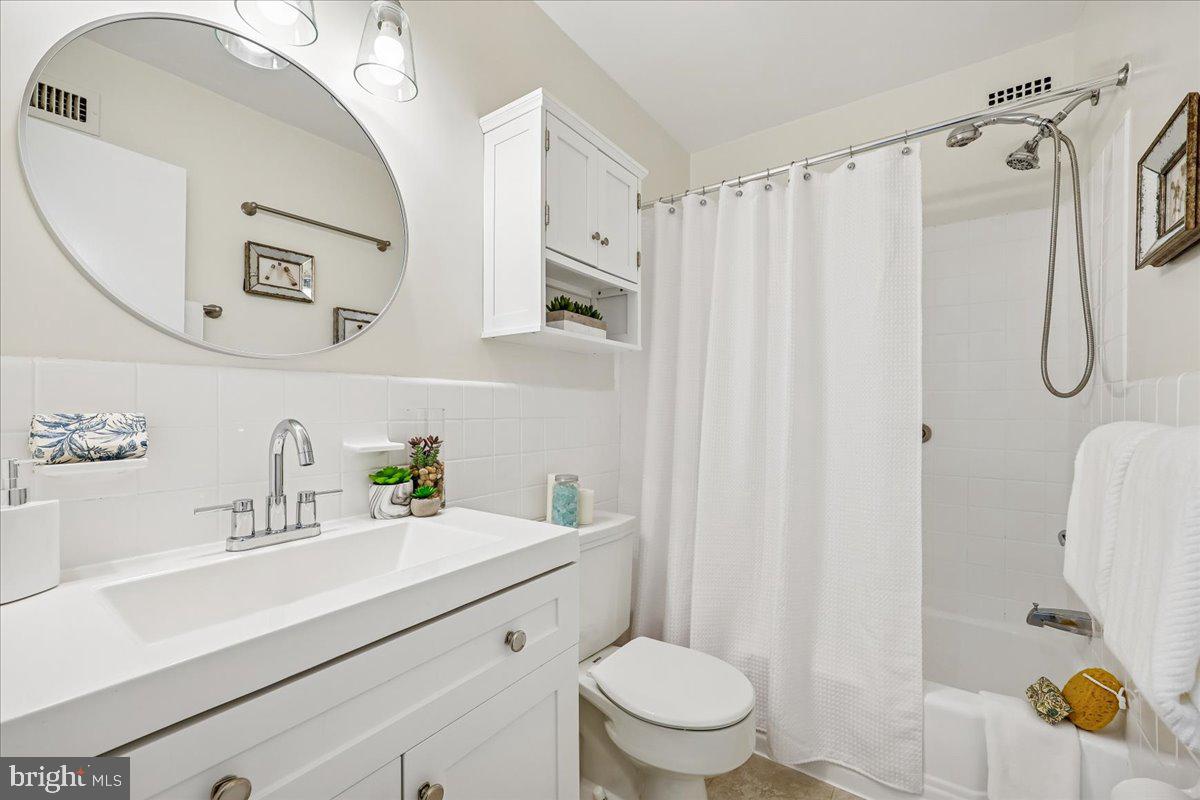 WHITEHALL - Residential