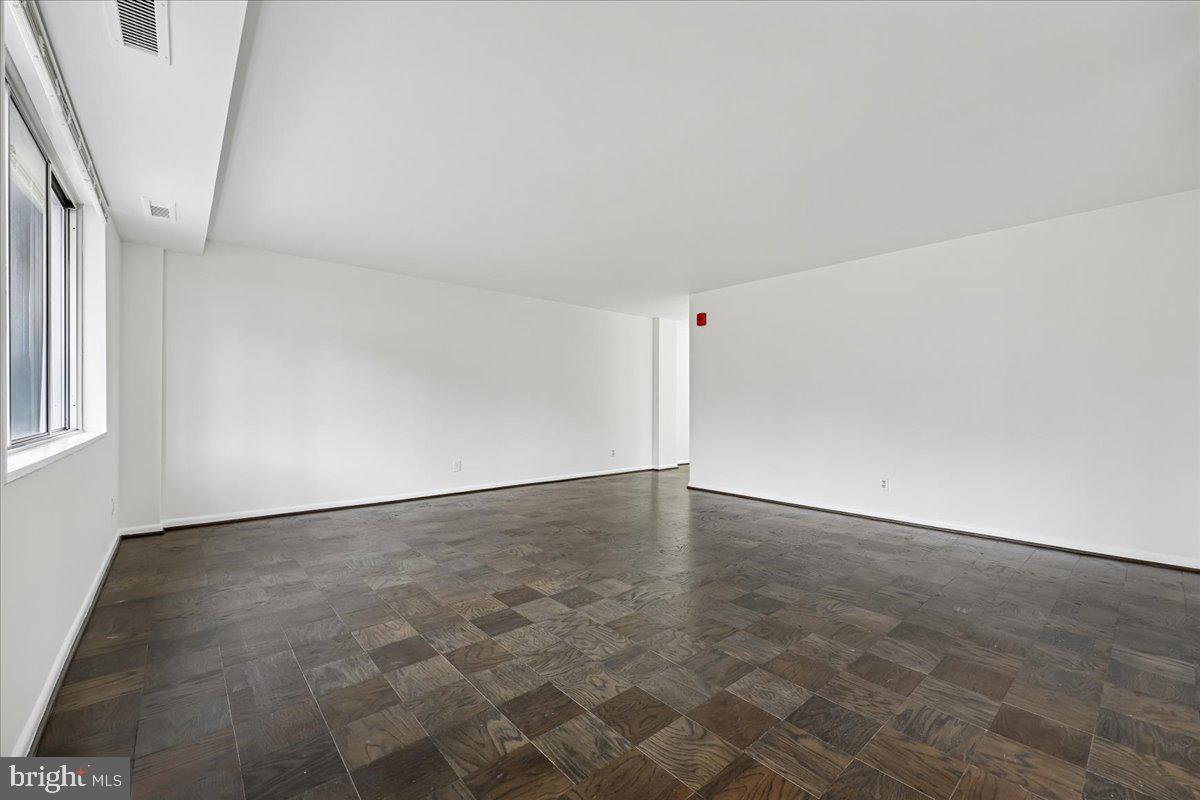 WHITEHALL - Residential