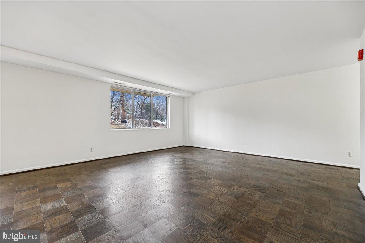 WHITEHALL - Residential