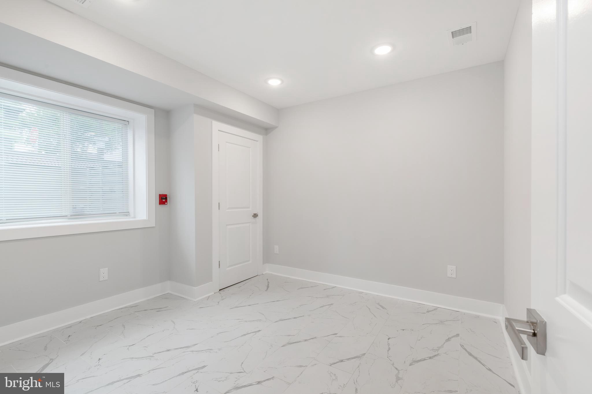 EAST KENSINGTON - Residential Lease