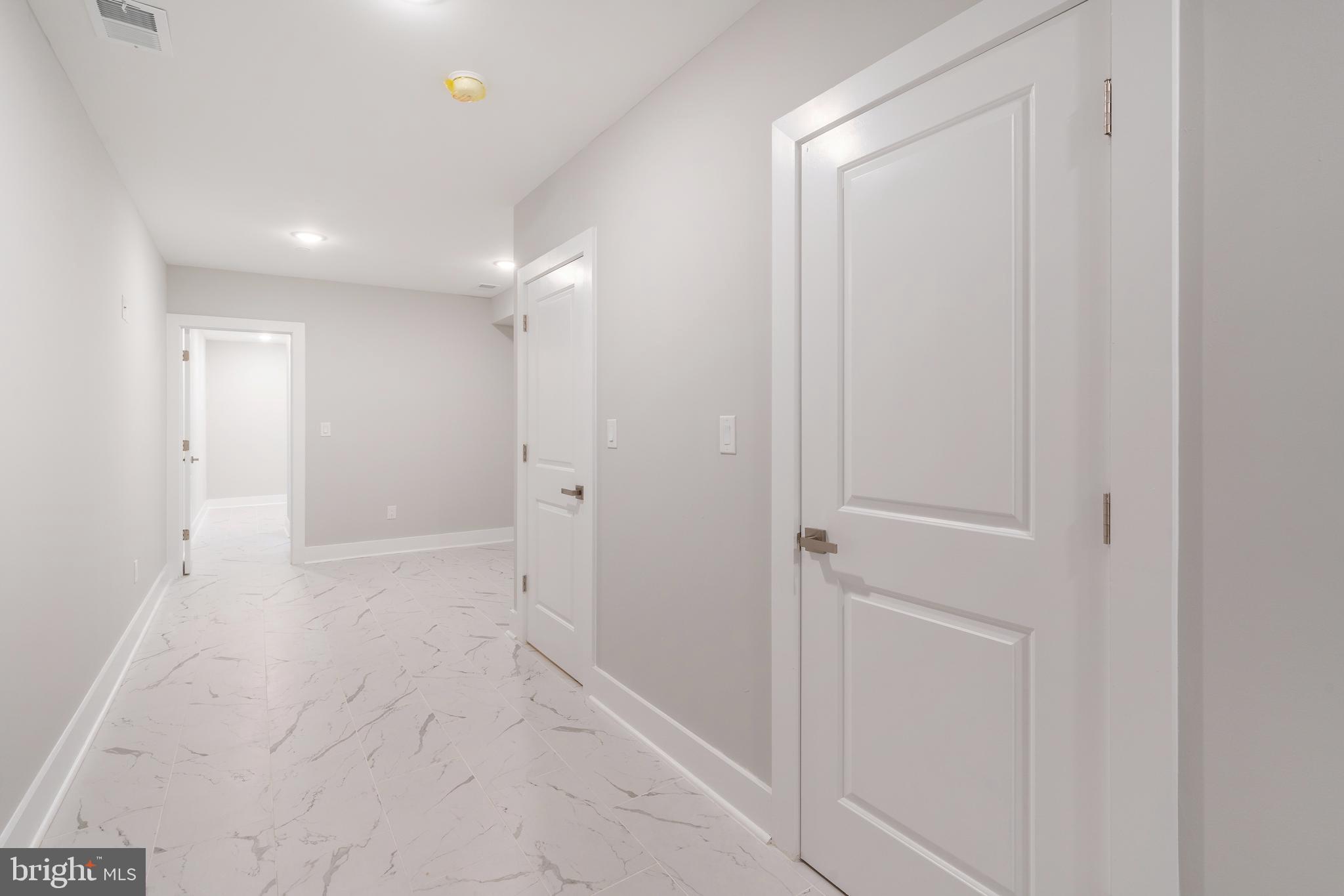 EAST KENSINGTON - Residential Lease