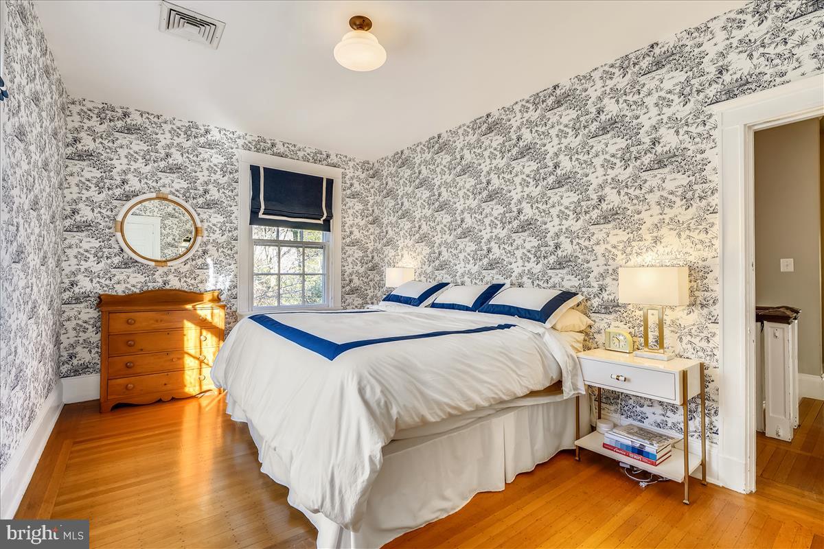 ROLAND PARK - Residential