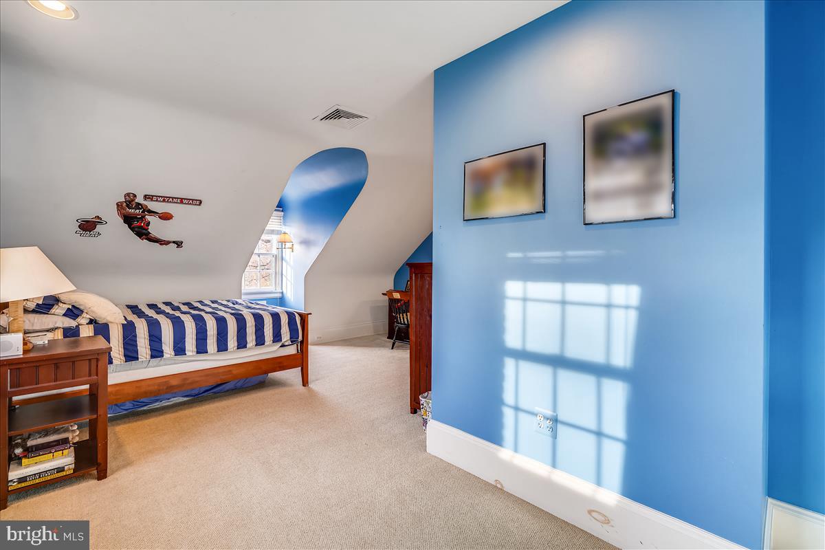 ROLAND PARK - Residential