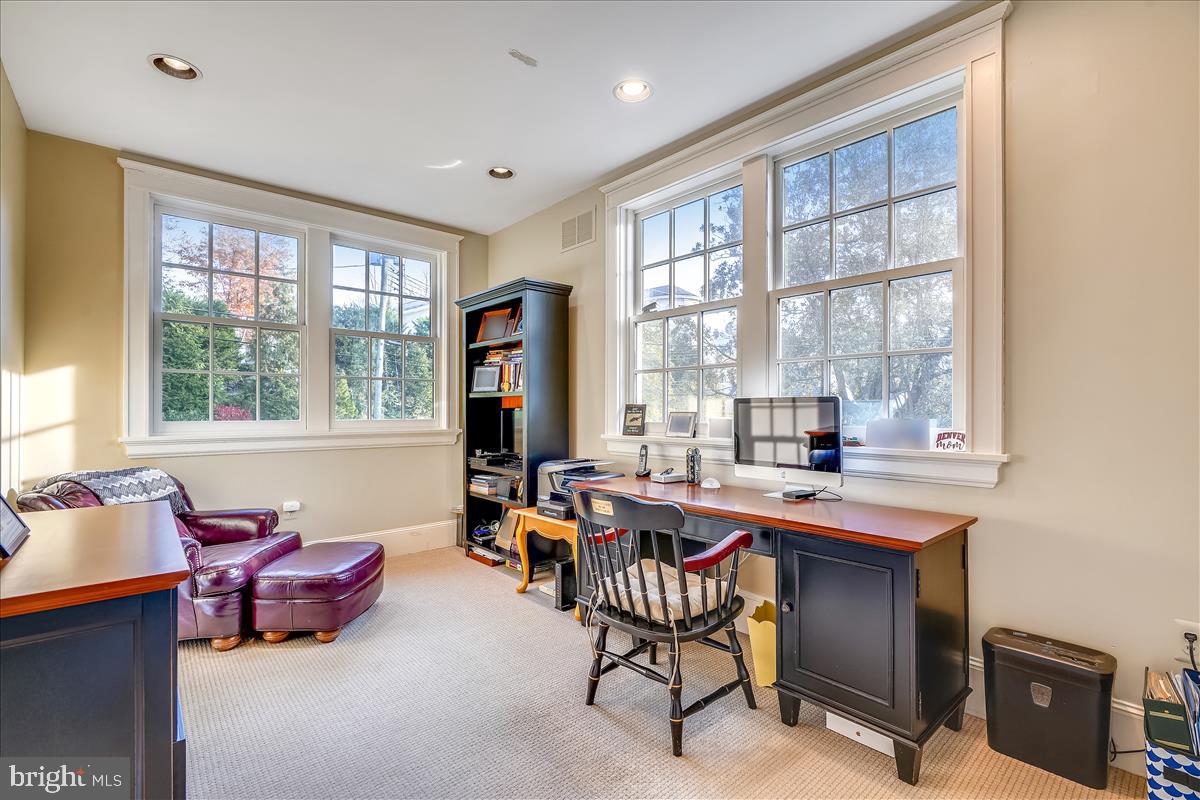 ROLAND PARK - Residential