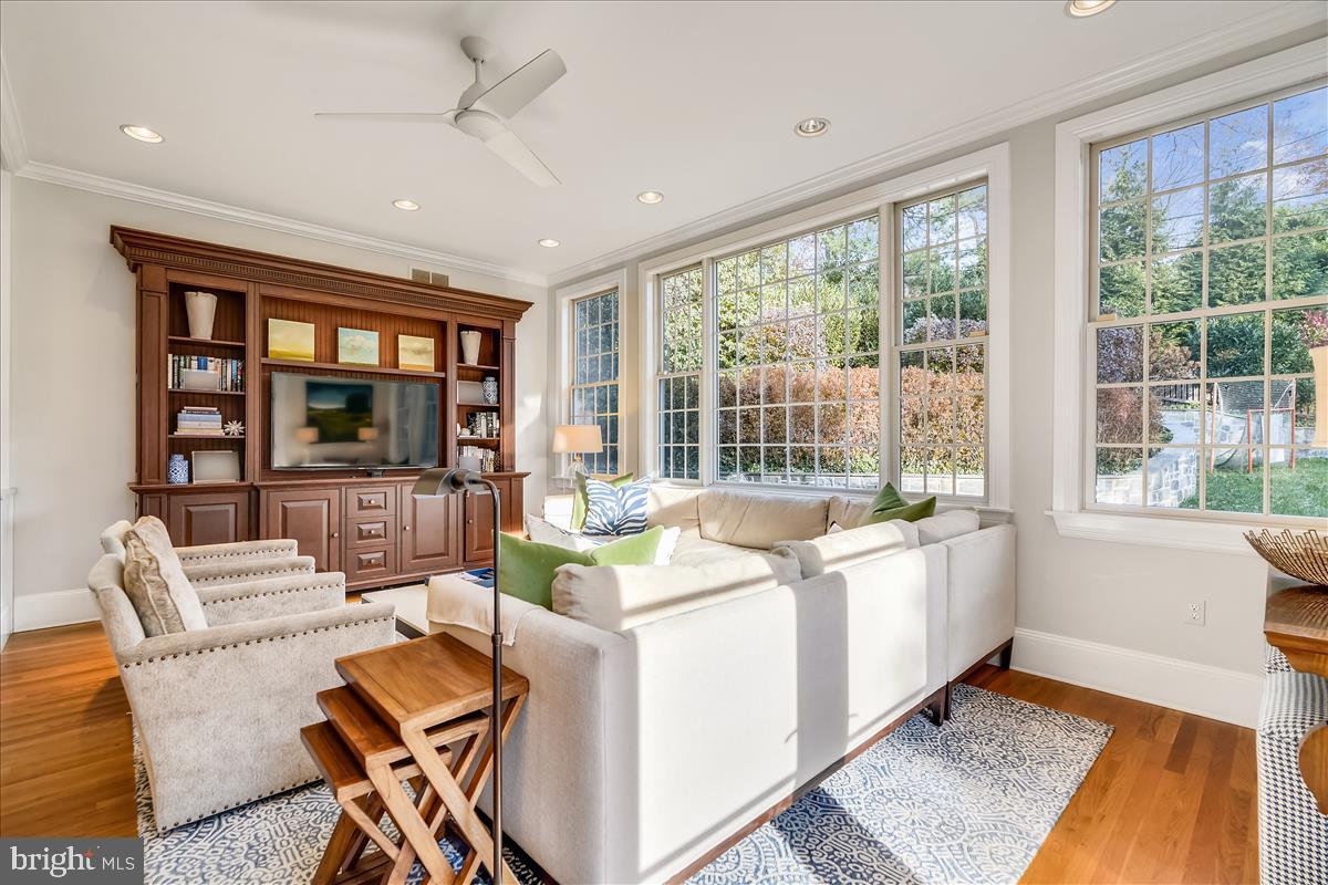 ROLAND PARK - Residential