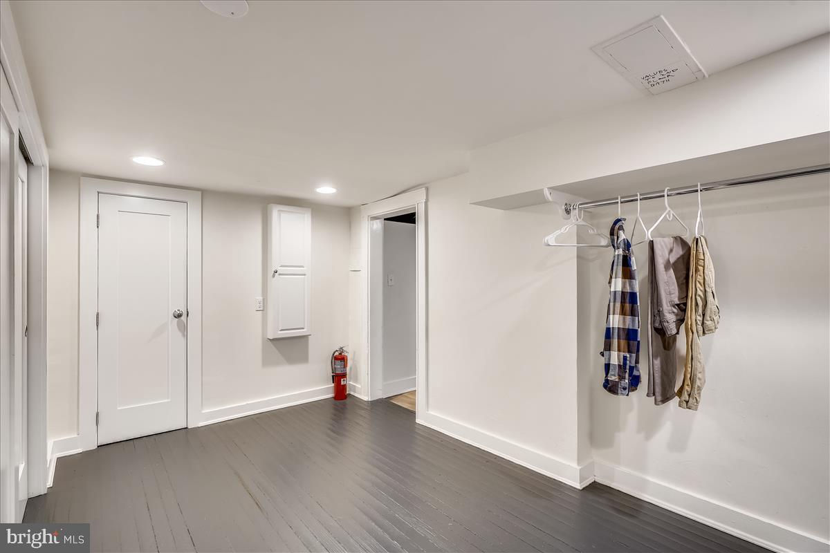 ROLAND PARK - Residential