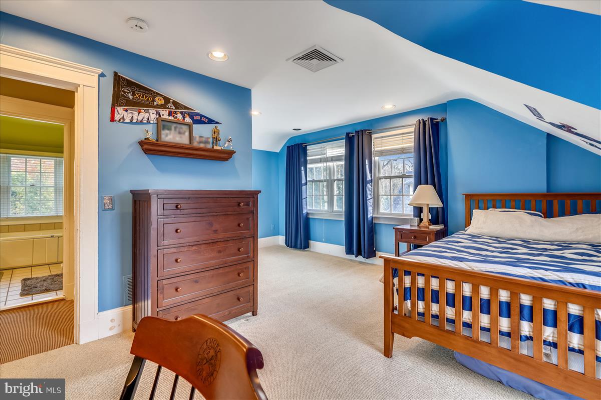 ROLAND PARK - Residential