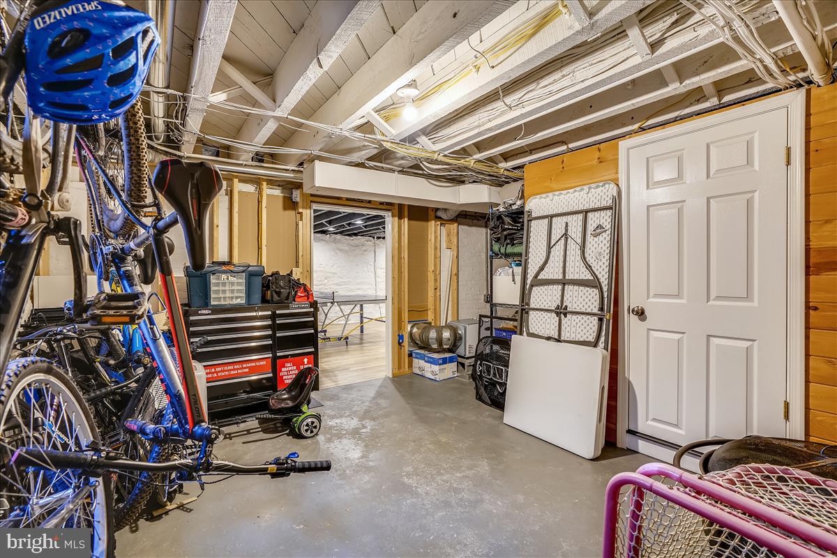 ROLAND PARK - Residential