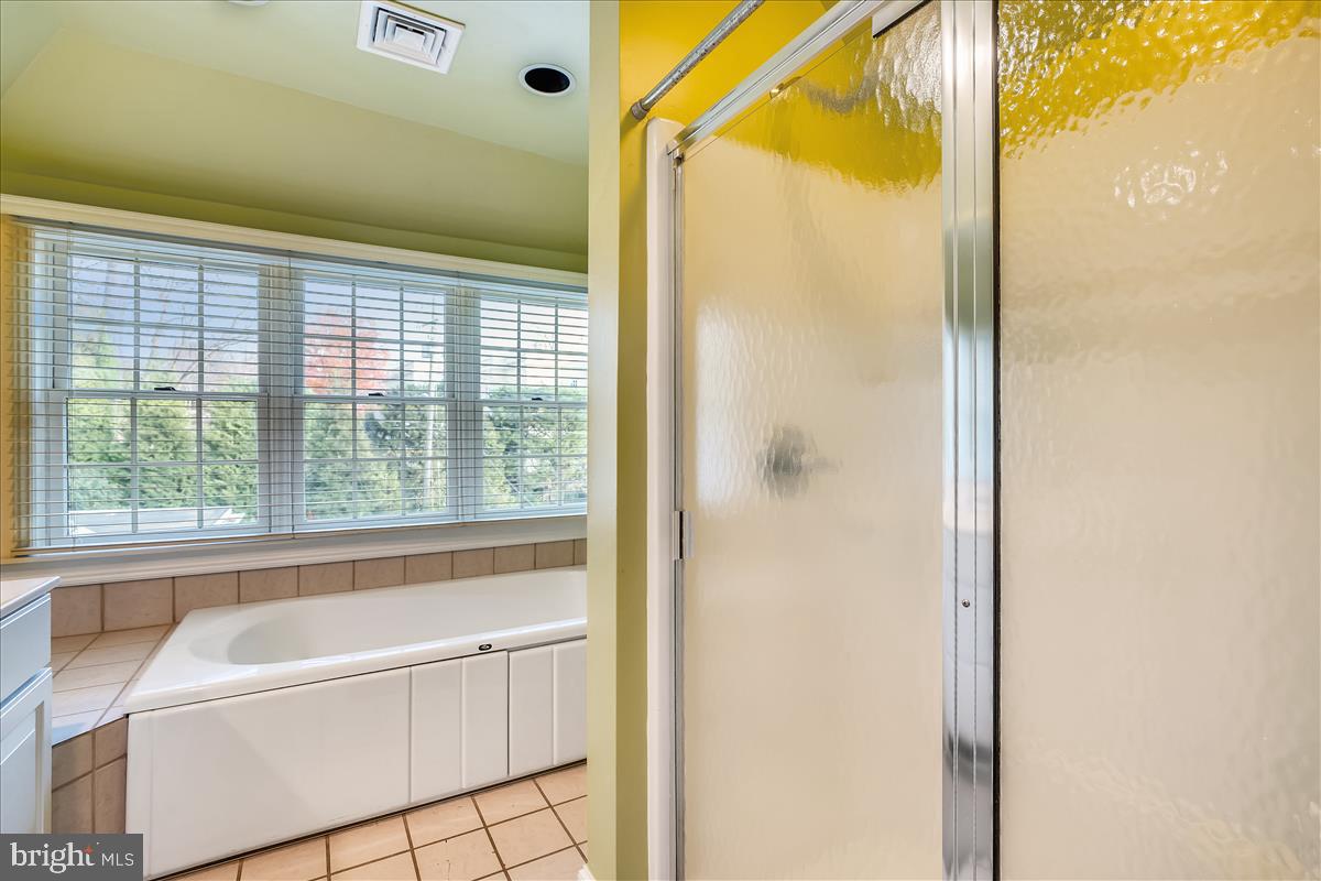 ROLAND PARK - Residential