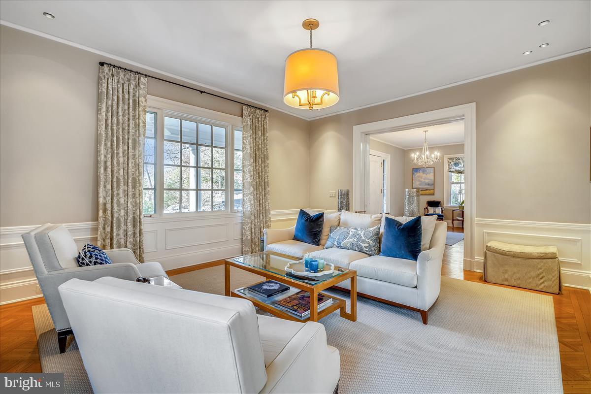 ROLAND PARK - Residential