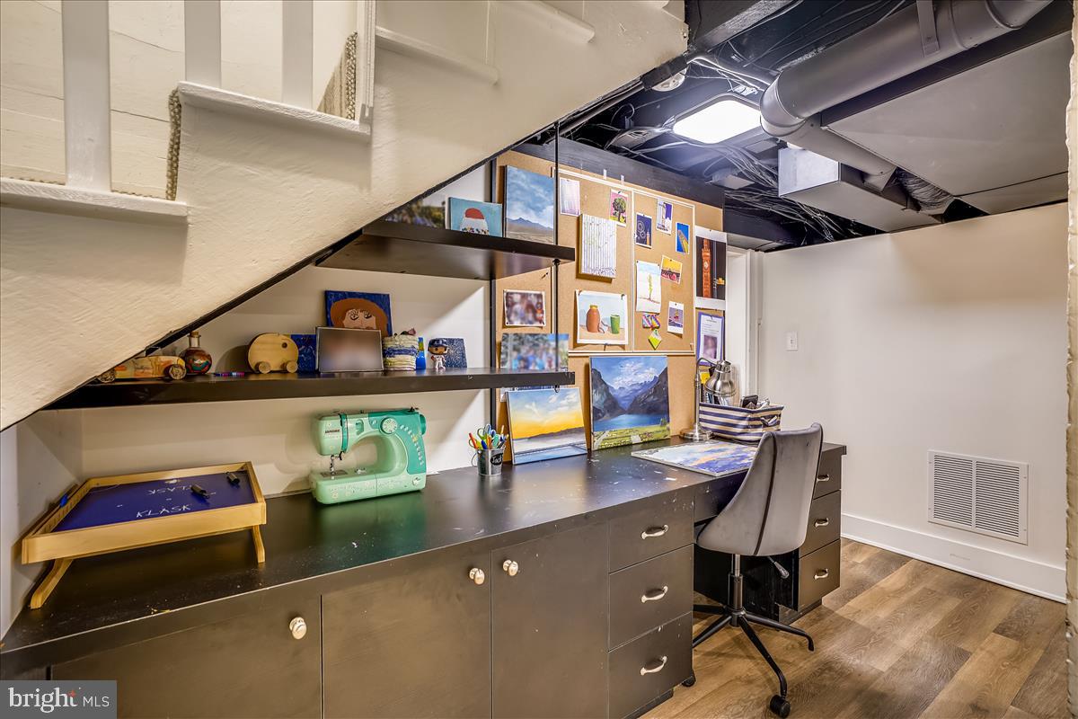 ROLAND PARK - Residential