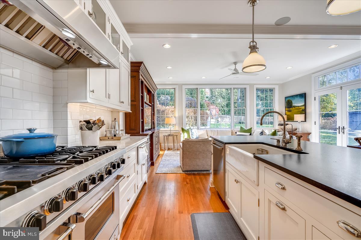 ROLAND PARK - Residential