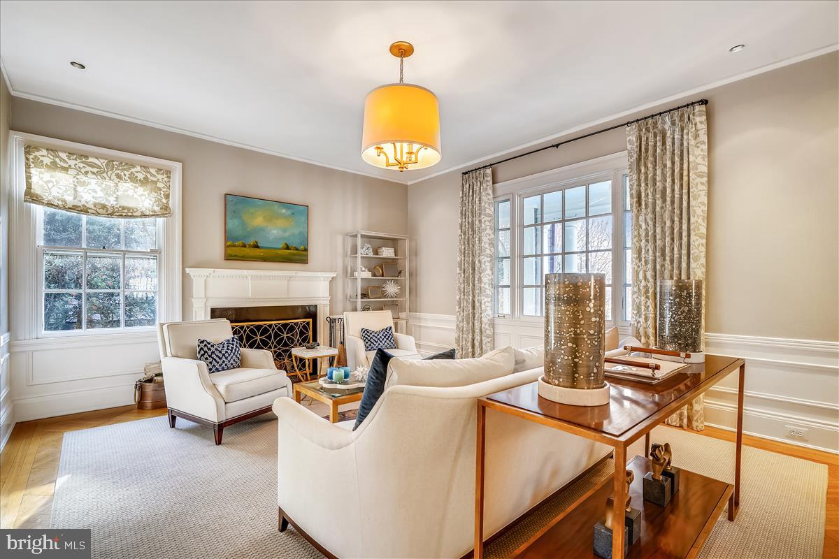 ROLAND PARK - Residential