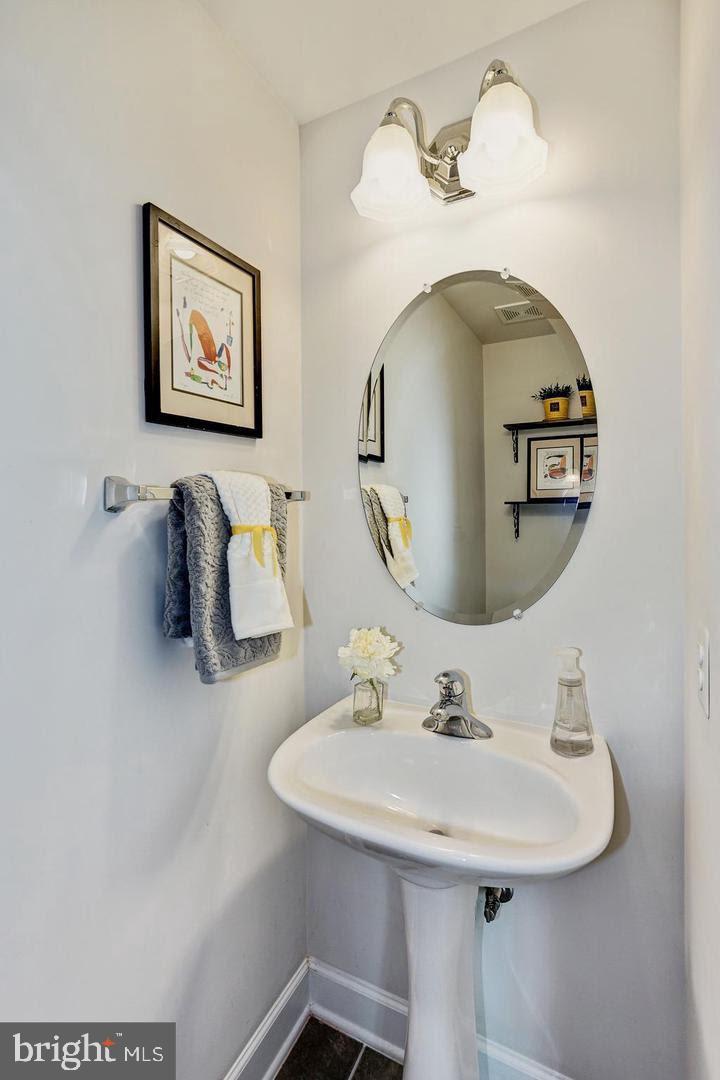 PAVILIONS AT HUNTINGTON - Residential Lease