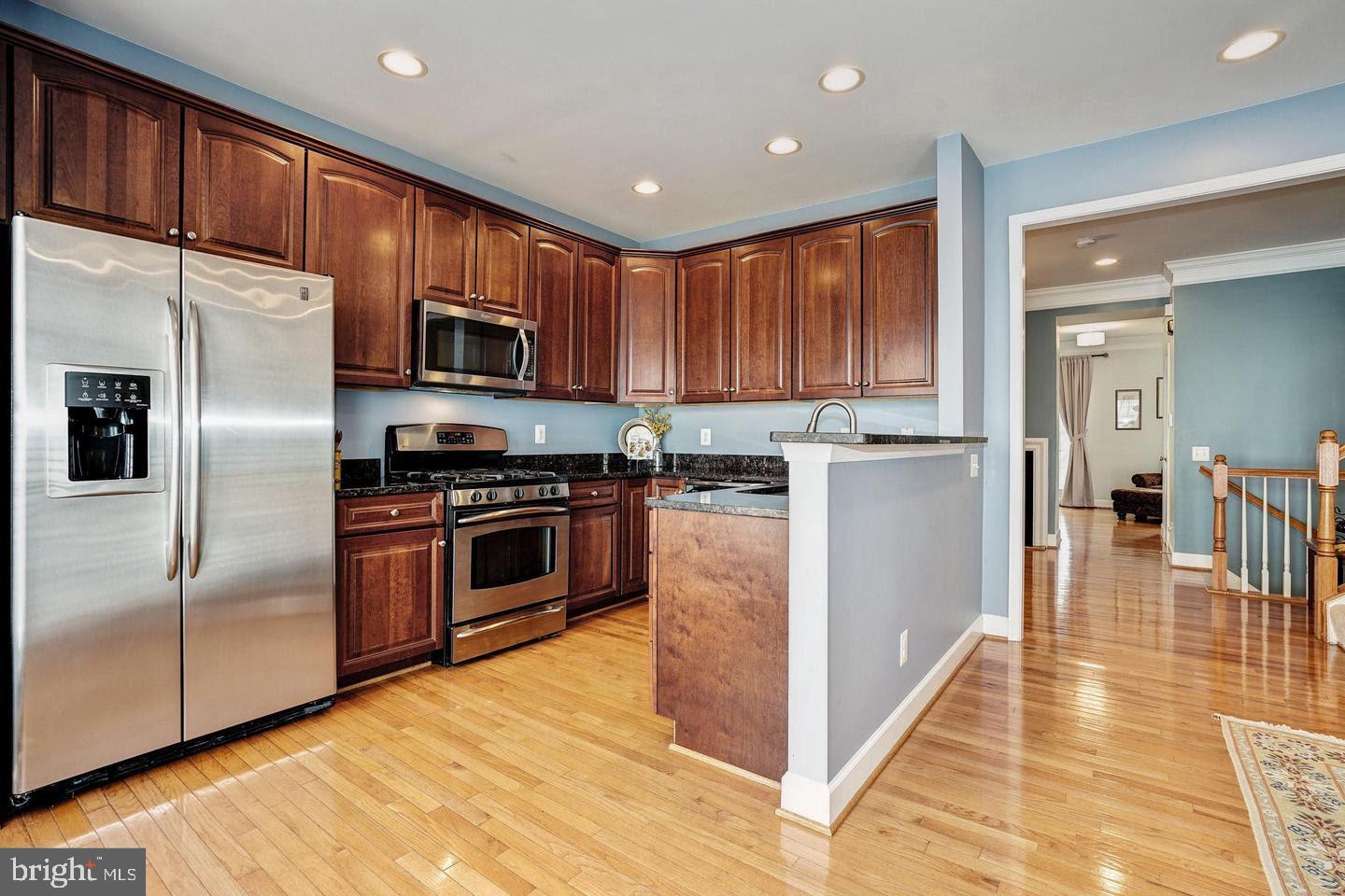 PAVILIONS AT HUNTINGTON - Residential Lease