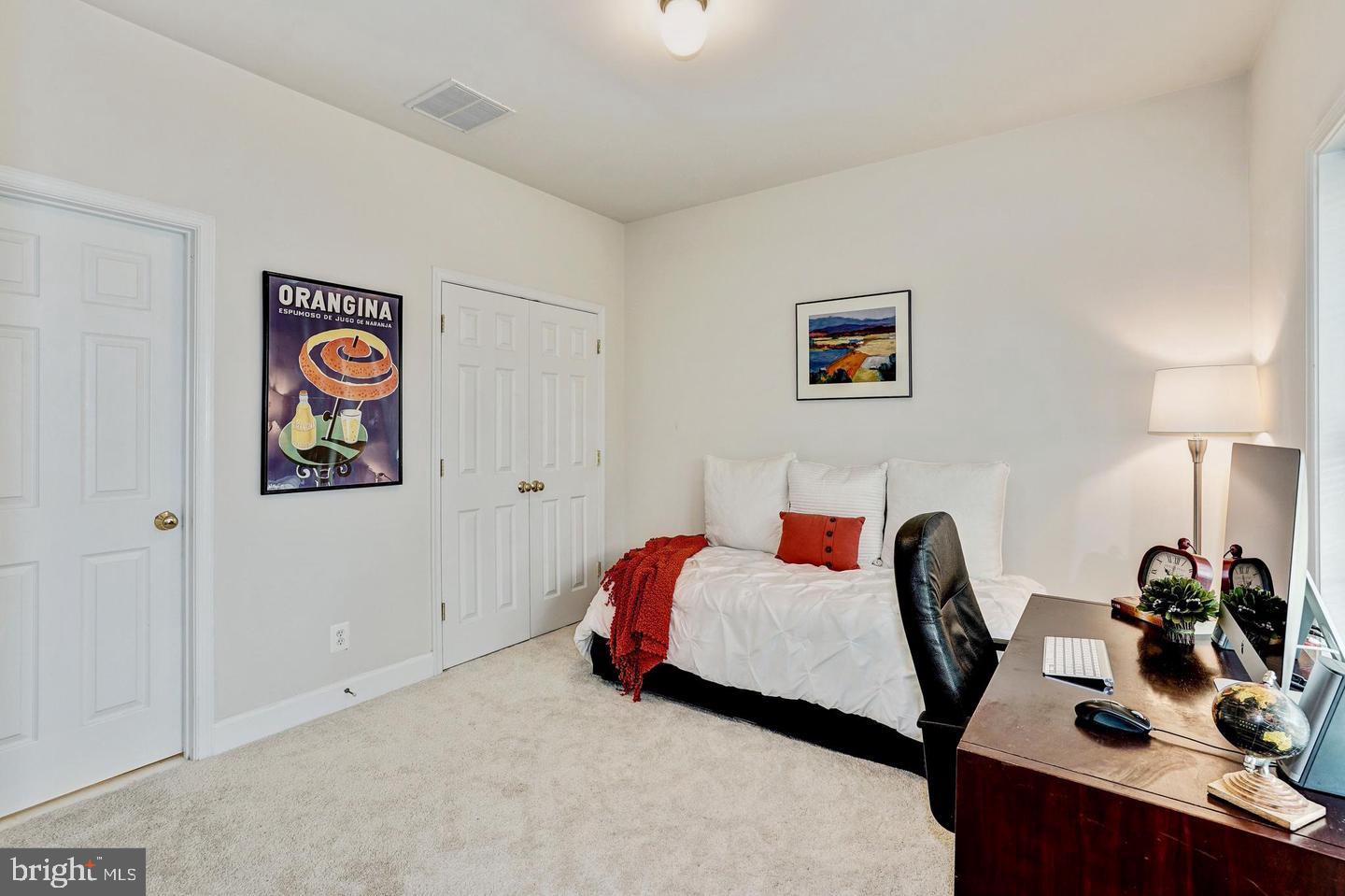 PAVILIONS AT HUNTINGTON - Residential Lease