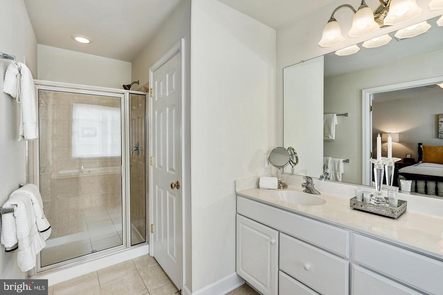 PAVILIONS AT HUNTINGTON - Residential Lease