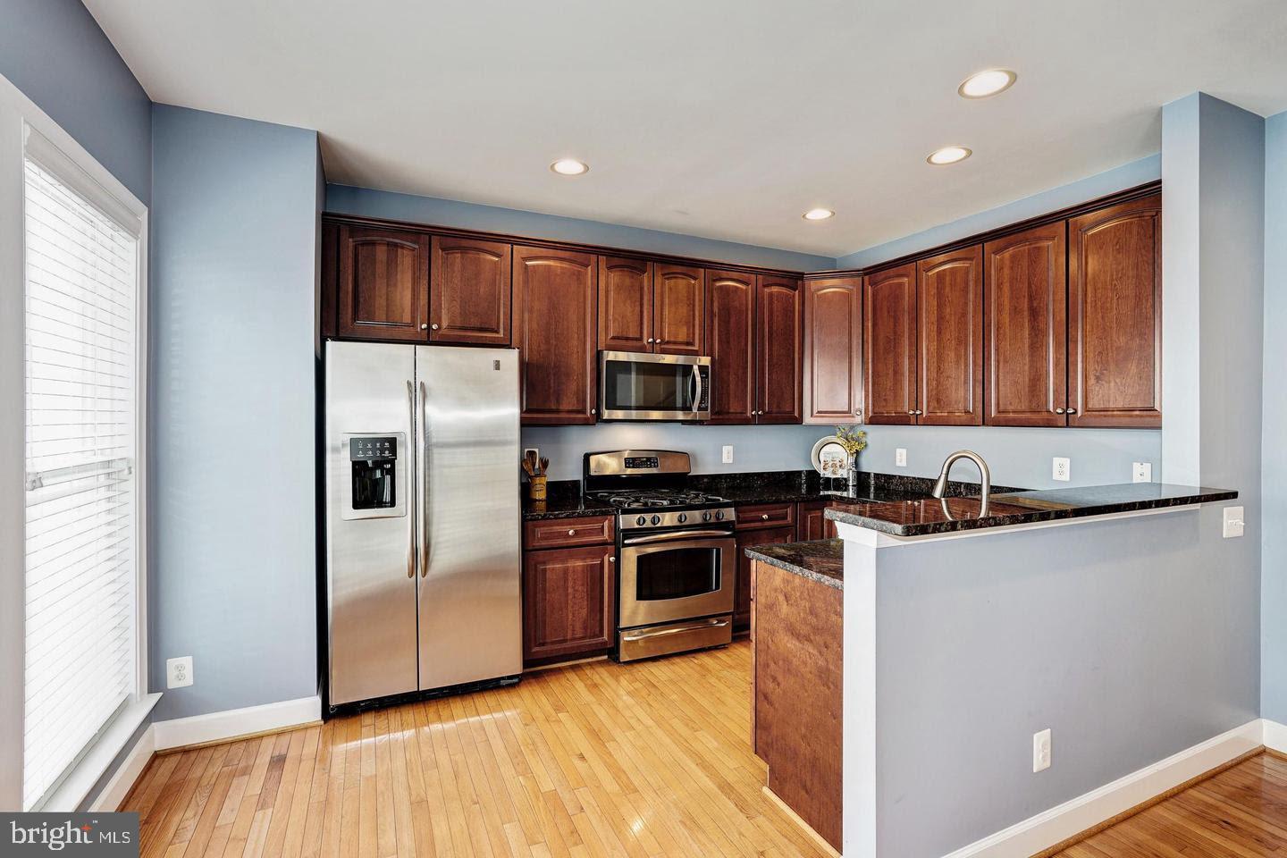 PAVILIONS AT HUNTINGTON - Residential Lease