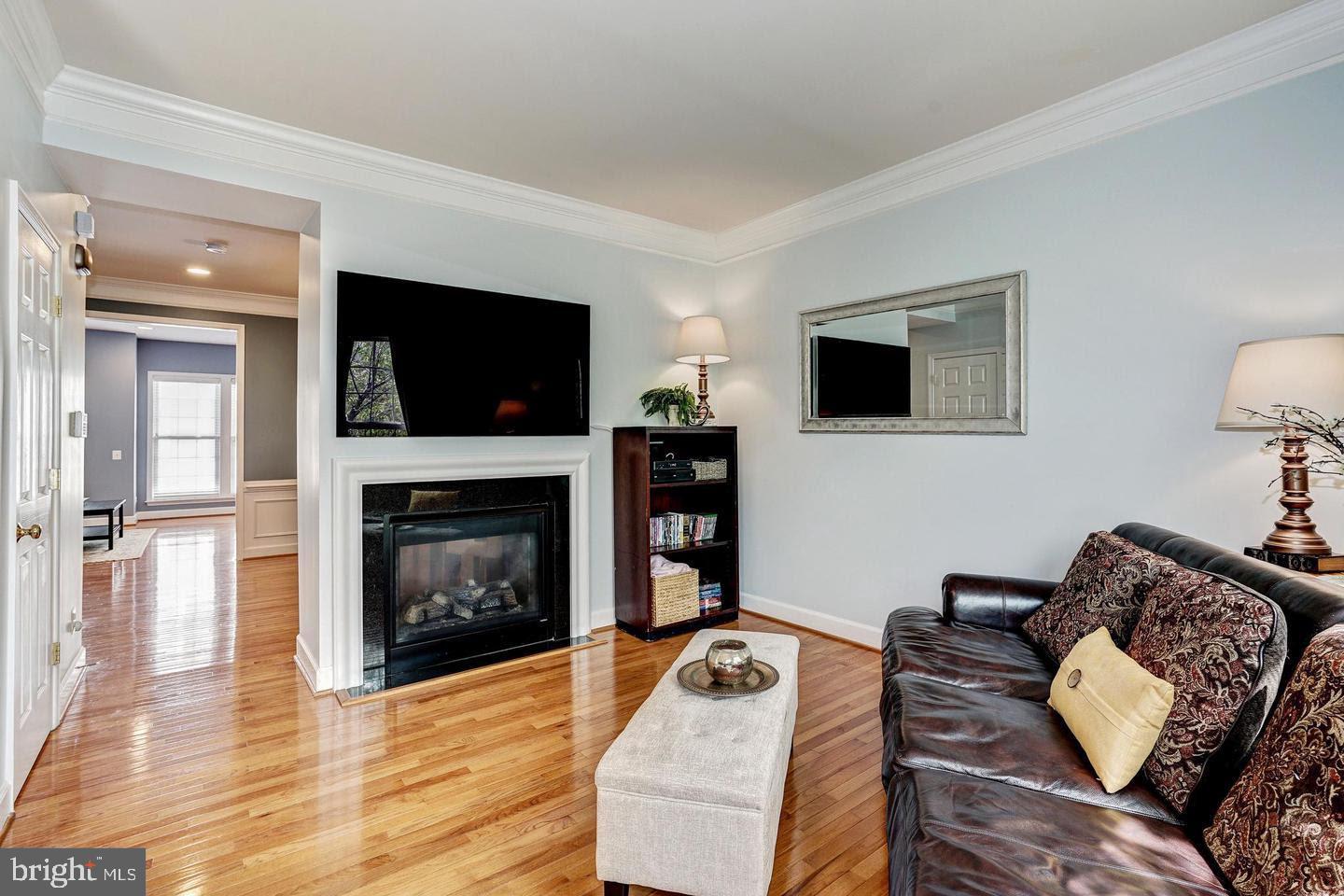 PAVILIONS AT HUNTINGTON - Residential Lease