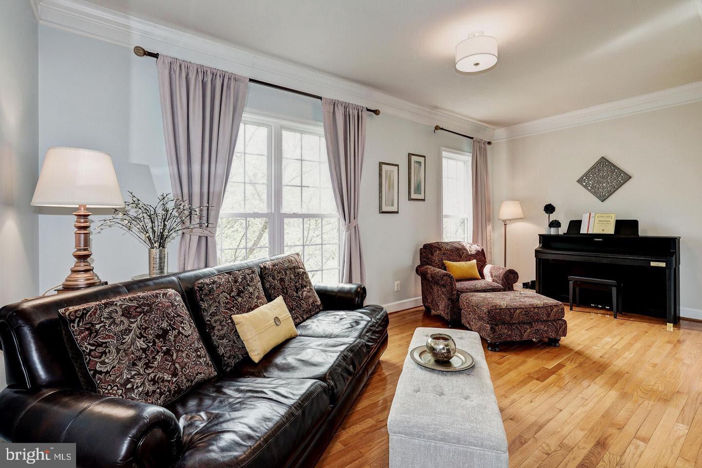 PAVILIONS AT HUNTINGTON - Residential Lease