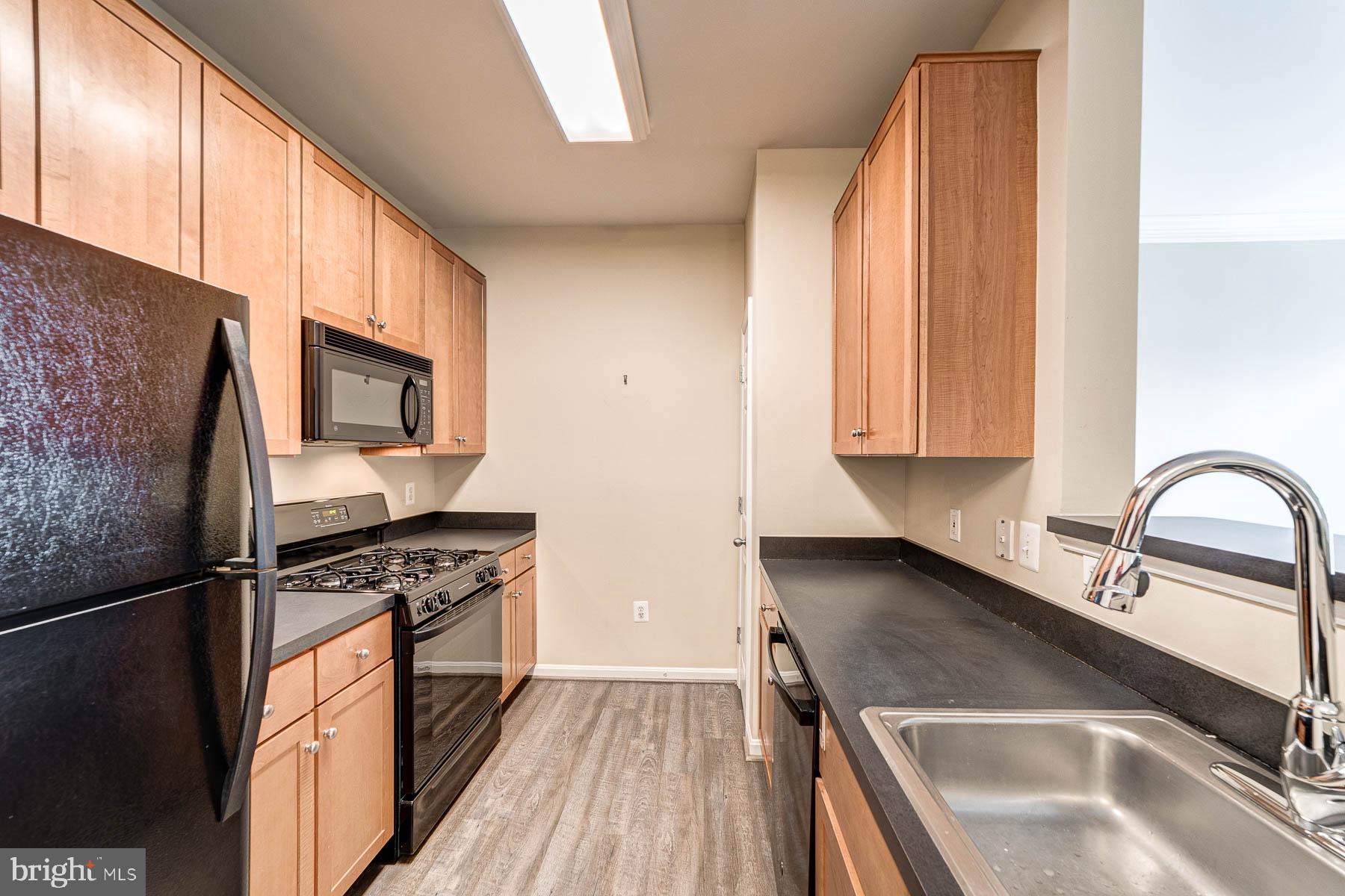 EXCHANGE AT VAN DORN - Residential Lease