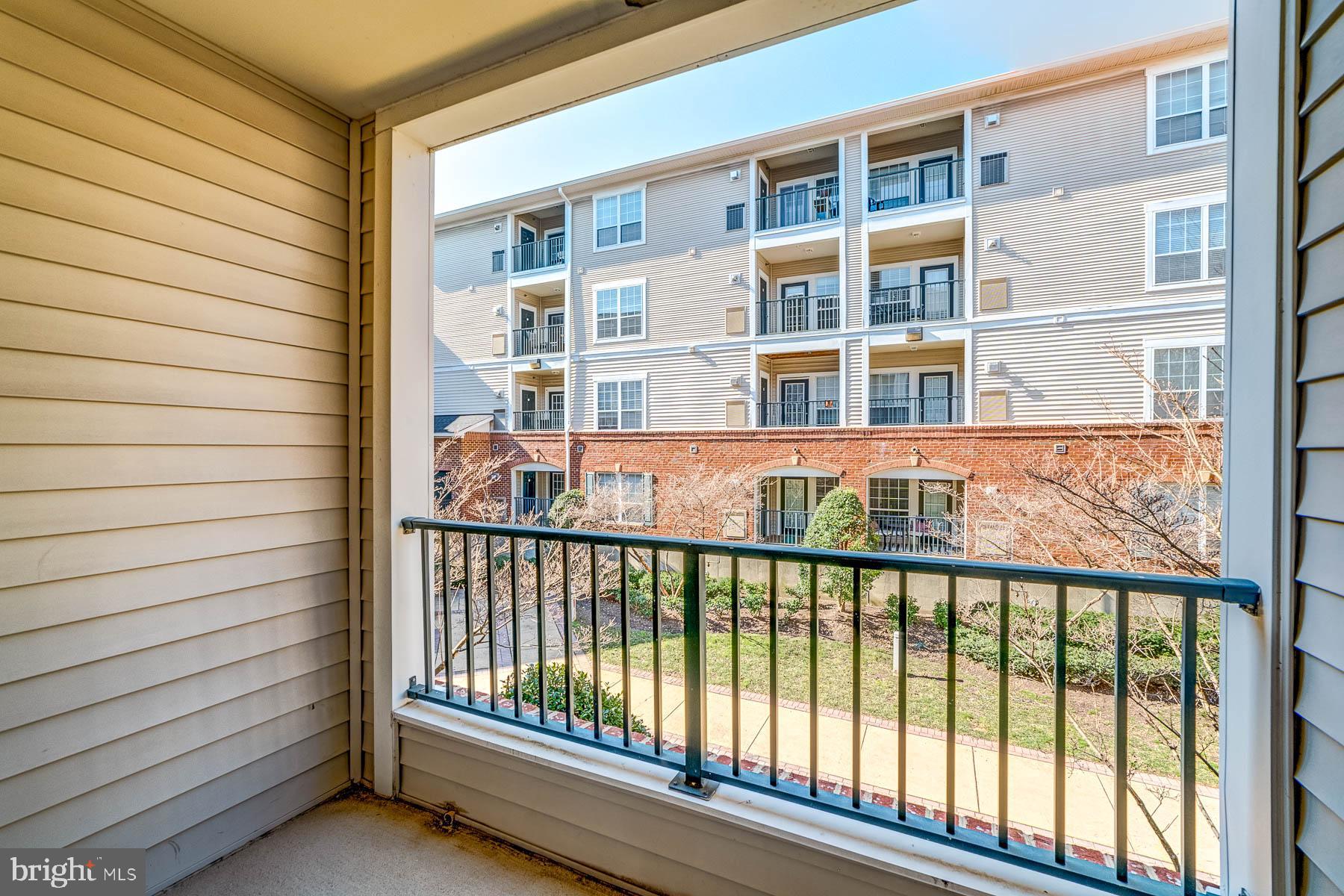 EXCHANGE AT VAN DORN - Residential Lease