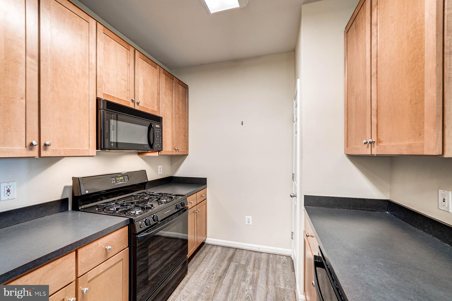 EXCHANGE AT VAN DORN - Residential Lease