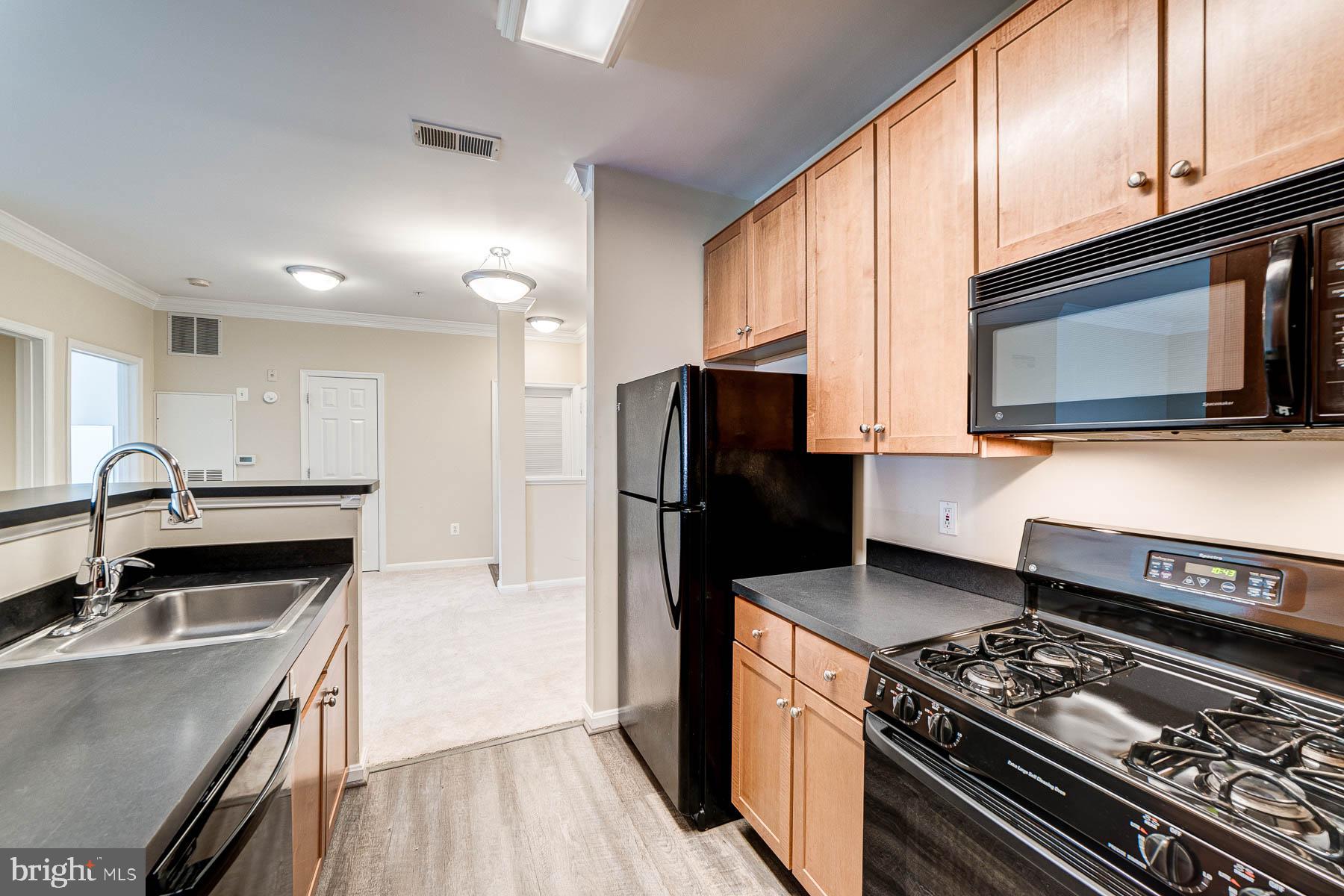 EXCHANGE AT VAN DORN - Residential Lease