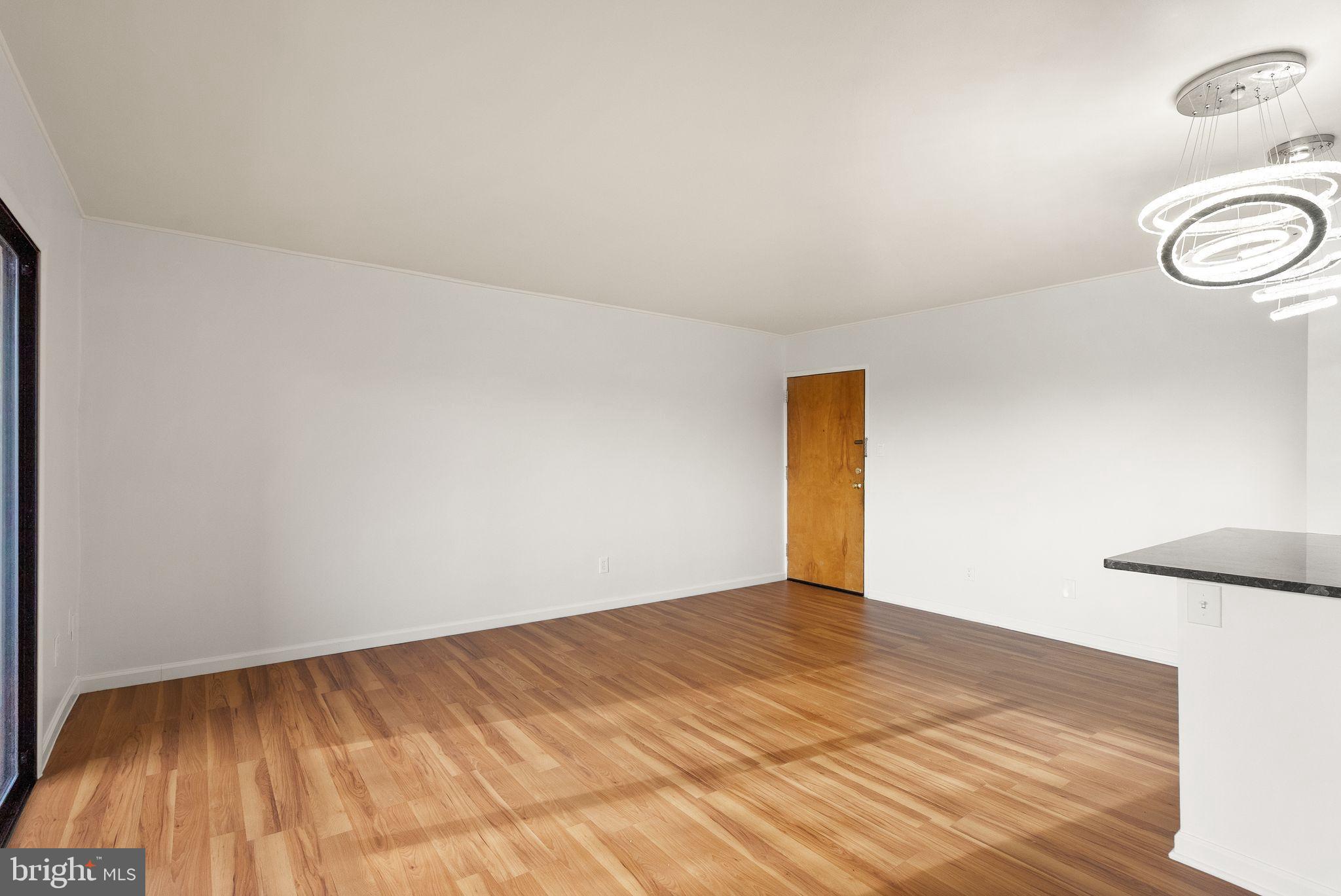 GEORGE MASON VILLAGE - Residential