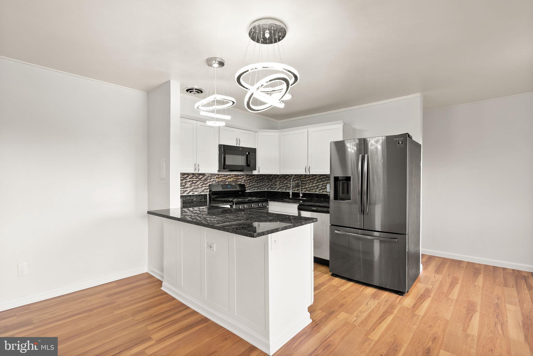 GEORGE MASON VILLAGE - Residential