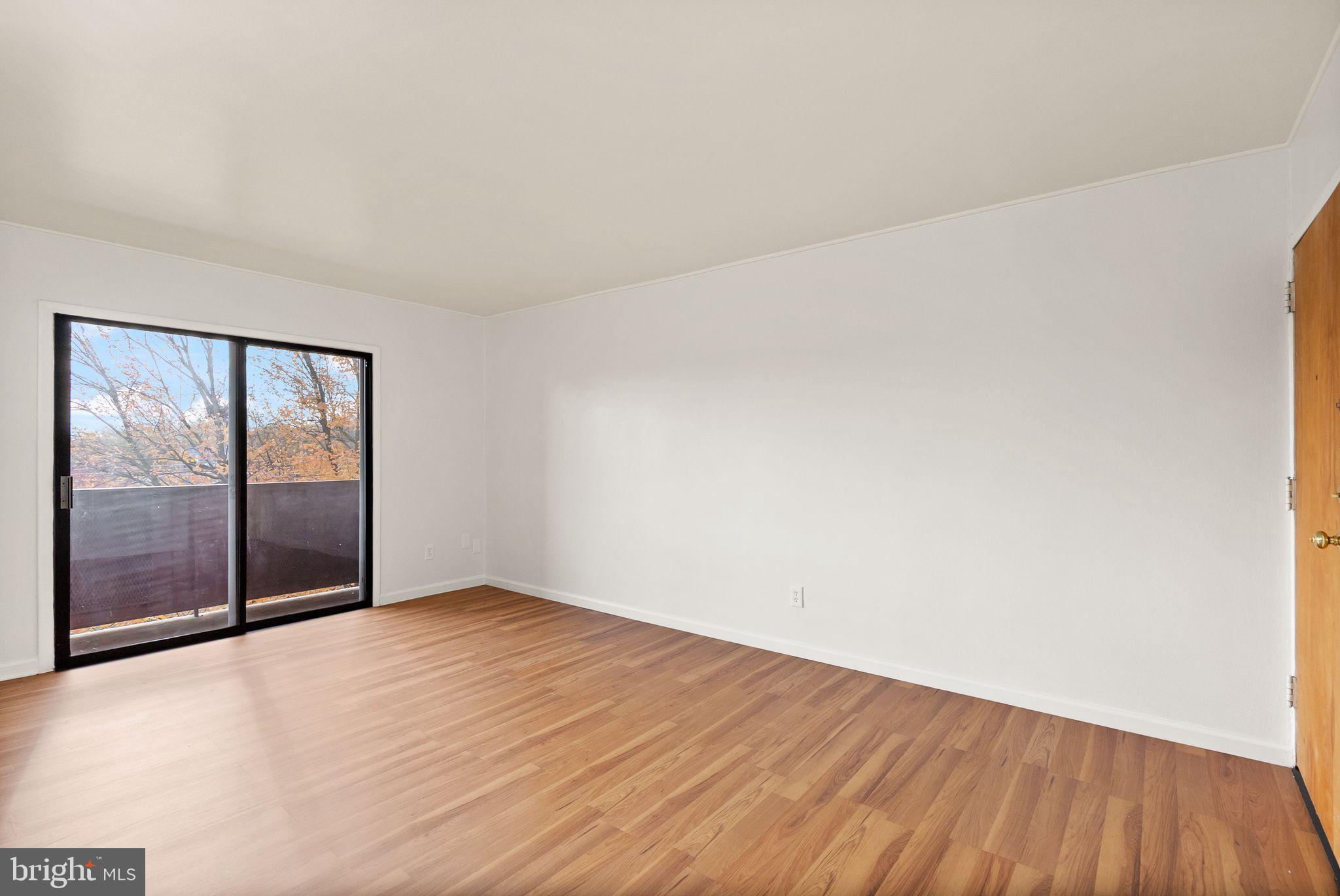 GEORGE MASON VILLAGE - Residential