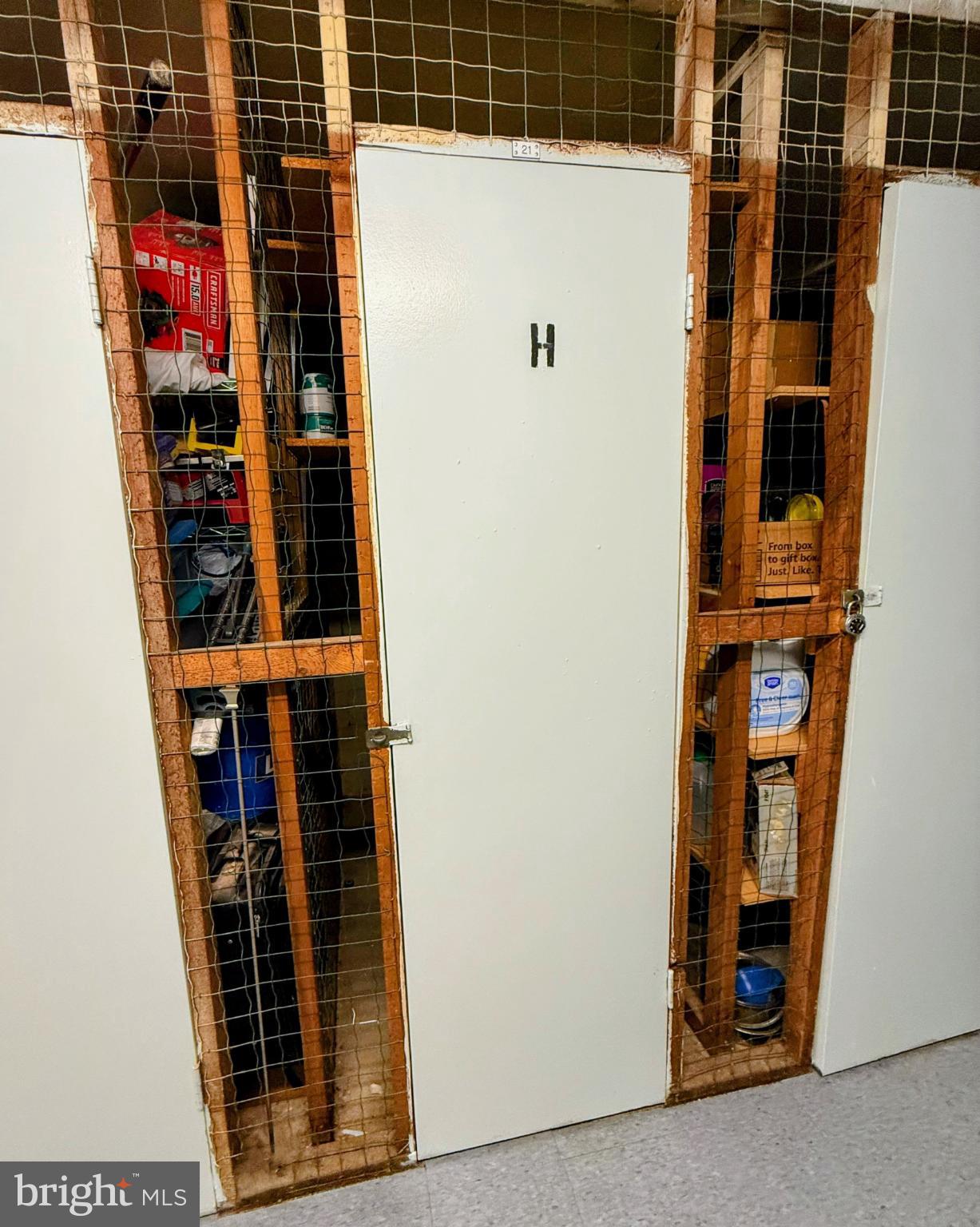 GEORGE MASON VILLAGE - Residential