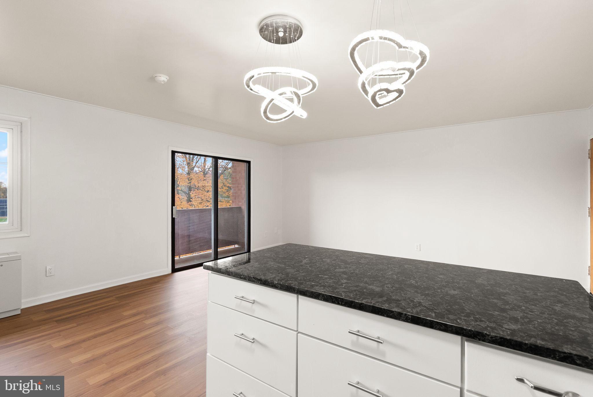 GEORGE MASON VILLAGE - Residential