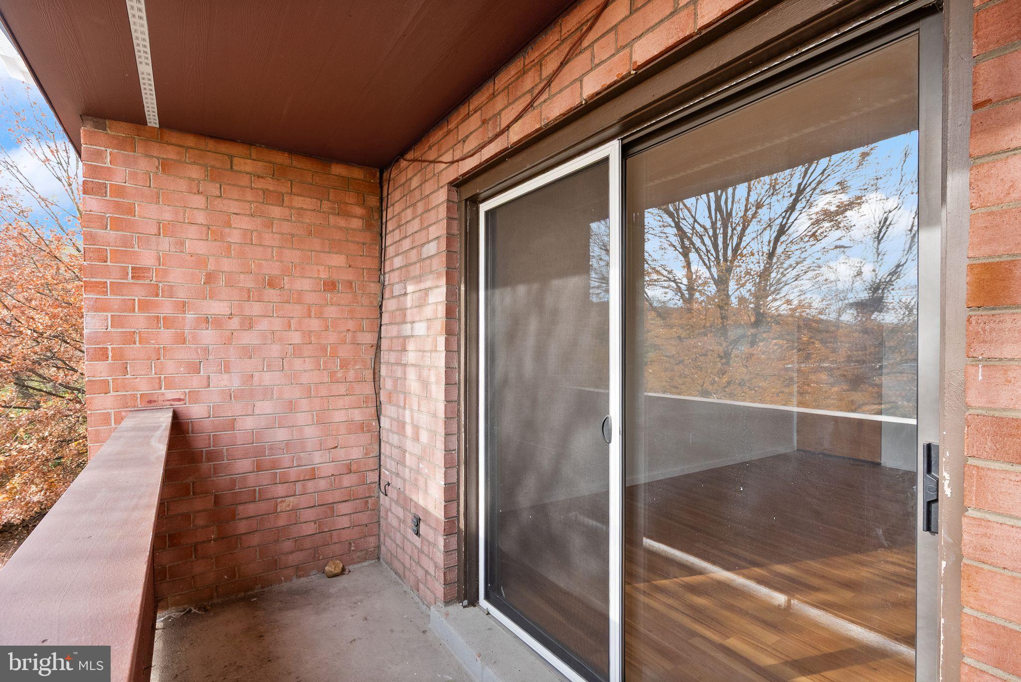 GEORGE MASON VILLAGE - Residential